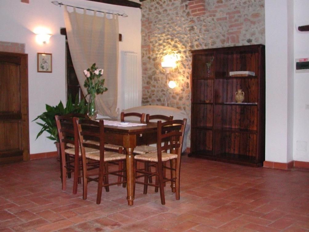 Casale Il Colombaio Di Toiano Guest House Valli Exterior photo
